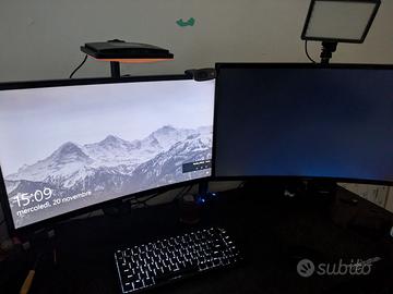 2 Monitor Curvi Samsung 24 e 27 pollici con stand