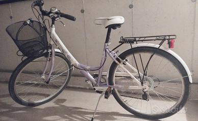 Bicicletta da donna o ragazza con cambio