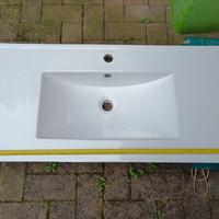lavabo in ceramica bianca stile moderno con 