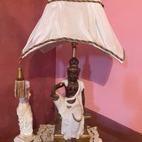 Lampada con scultura