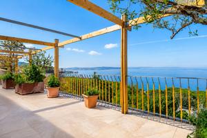 BARCOLA, attico con terrzzo panoramico vista mare