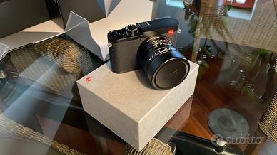LEICA Q2