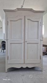 Armadio antico provenzale shabby chic in legno