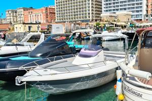 Barca Walk Around 7,5-2x Volvo Penta 130CV -