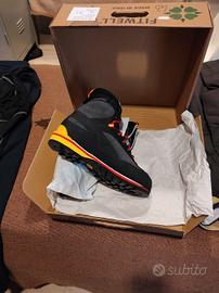 scarponi da alpinismo 