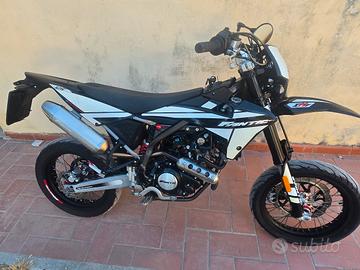 fantic 125 motard 2022 finanziabile 