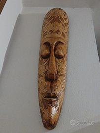 Maschera africana di grandi dimensioni 