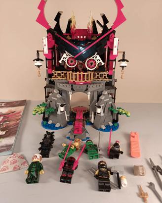 Lego set 70643 Ninjago Temple of resurrection
