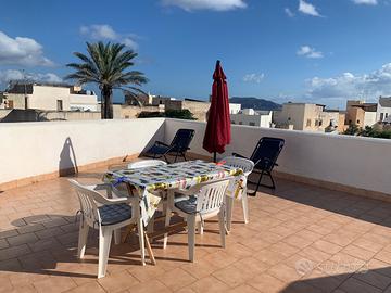 Appartamento con terrazzo vista mare