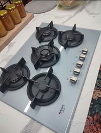 Piano cottura in vetro 5 fuochi Hotpoint