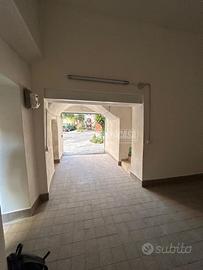 BOX AUTO in via san giacomo dei capri