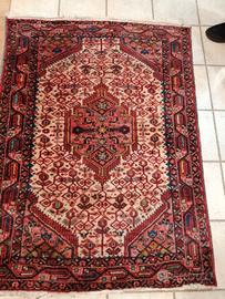 Tappeto fatto a mano 150x110 lavato.