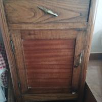 Comodini in legno antico