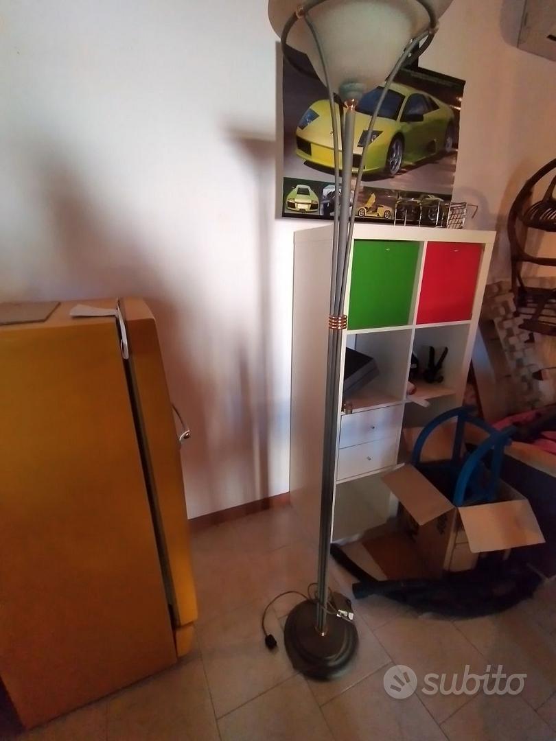 Lampada da terra - Arredamento e Casalinghi In vendita a Pavia