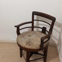 Sedia da parrucchiere girevole