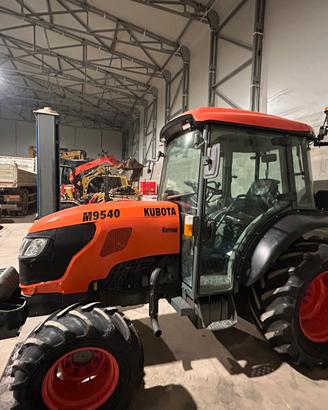 Trattore Kubota narrow