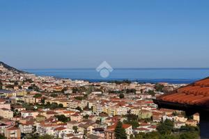 CASA SEMINDIPENDENTE A DIANO MARINA