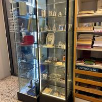 Vetrinetta in vetro con 5 ripiani e serratura