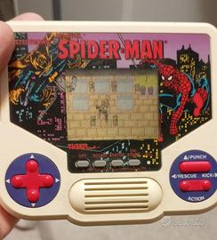 Spider-man videogioco vintage tipo gameboy