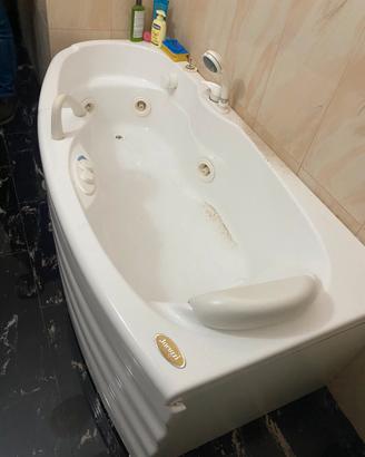 Vasca idromassaggio Jacuzzi