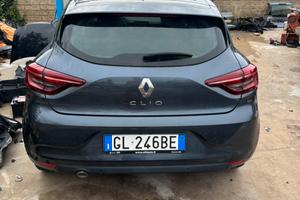 Clio 2022 incidentata