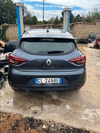 Clio 2022 incidentata