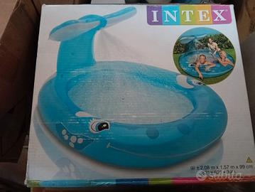 piscina per bambini a forma di balena 