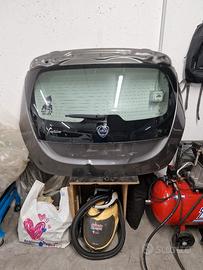 cofano sportello posteriore lancia y danneggiato