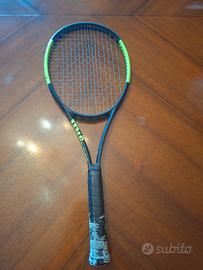 Tennis: Racchetta Wilson Blade 