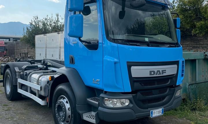 DAF 320 SCARRABILE