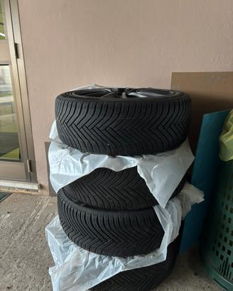Treno gomme auto 4 stagioni + cerchi MAK