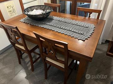 tavolo in legno massello