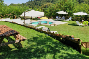 Appartamento con giardino e piscina