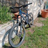 Bici freeride dh downhill kona stinky