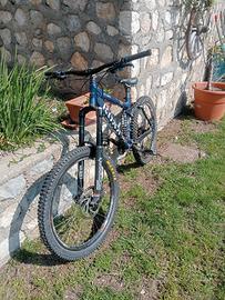 Bici freeride dh downhill kona stinky