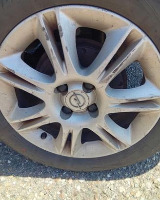 PNEUMATICI SU CERCHI IN LEGA OPEL