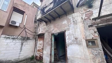 2 LOCALI A PALERMO