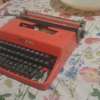 macchina da scrivere Olivetti 