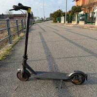 Monopattino elettrico Xiaomi Scooter Pro 2