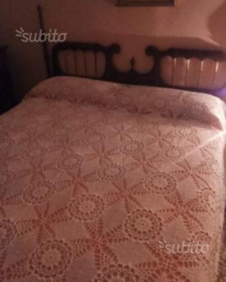 Copriletto matrimoniale all'uncinetto
