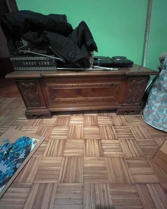 Cassapanca in noce ben conservata