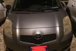 Toyota yaris 1.3  anno 2008
