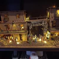 Presepe artigianale  con luci e pastori