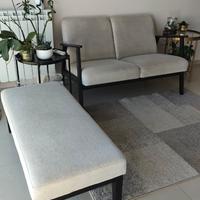 Divano 2 posti + panca (entrambi beige)