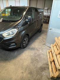 Ford cuatom ibrido