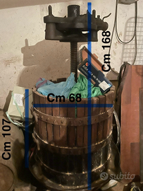 Antico torchio usato