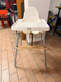 Seggiolone Ikea con vassoio e pedana