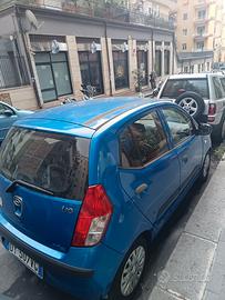 tolgo auto in buone condizioni 