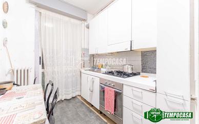 AMPIO BILOCALE CON CANTINA E POSTO AUTO