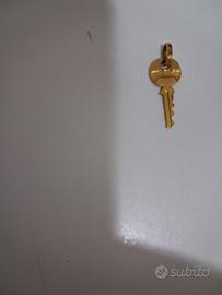 Ciondolo chiave in oro 750